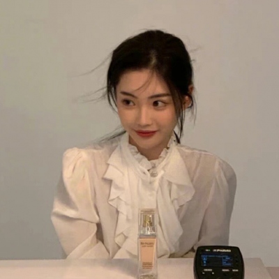qq买名片赞的平台